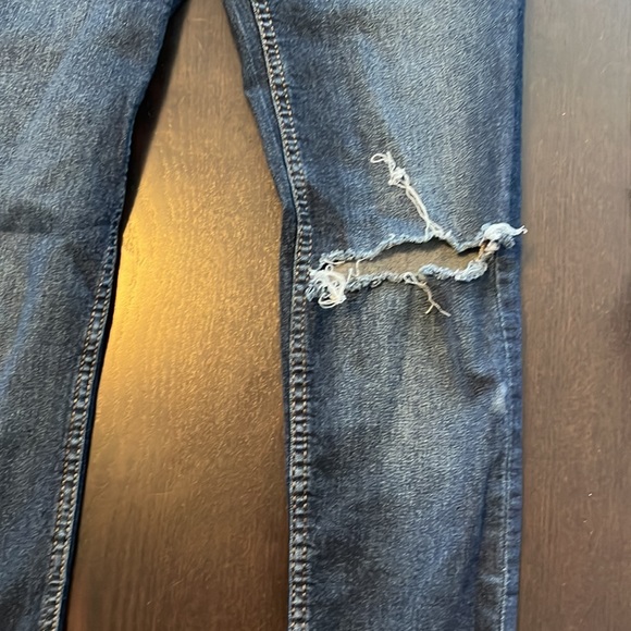 (BRAND NEW) DARK BLUE HM RIPPED JEANS - Picture 2 of 4